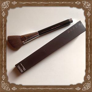 BECCA Angled Highlighting Brush